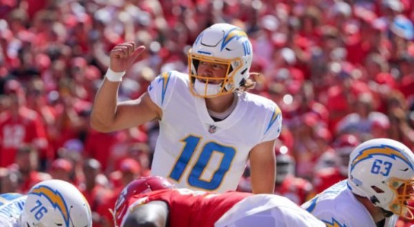 Herbert vs KC_Chargers Twitter.jpg