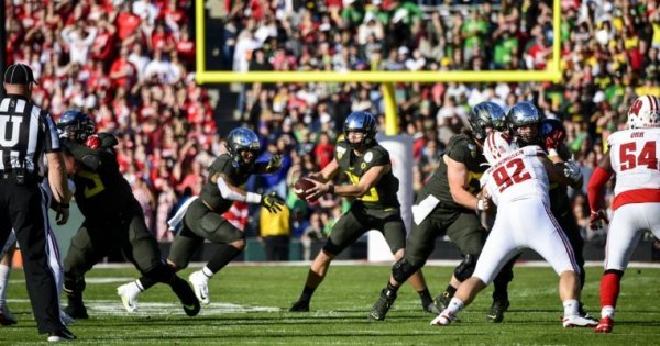 Herbert reading a backside defender out of the Shotgun in RB_Eugene Johnson.jpg
