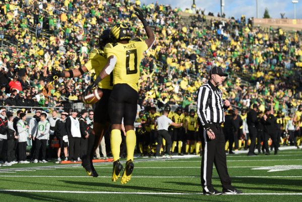 McGee celebrating_Oregon Football Twitter.jpg