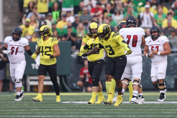 Brandon Dorlus by Eric Evans of Oregon Football Twitter.jpg