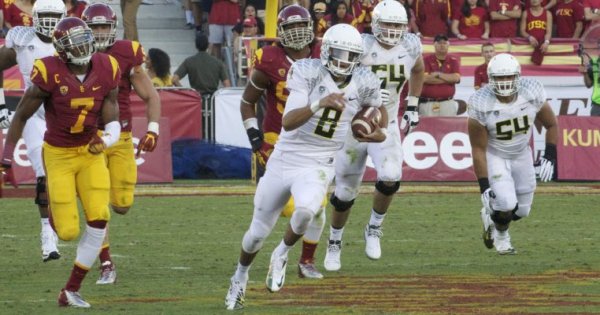 Mariota in 2012_Kevin Cline.jpg