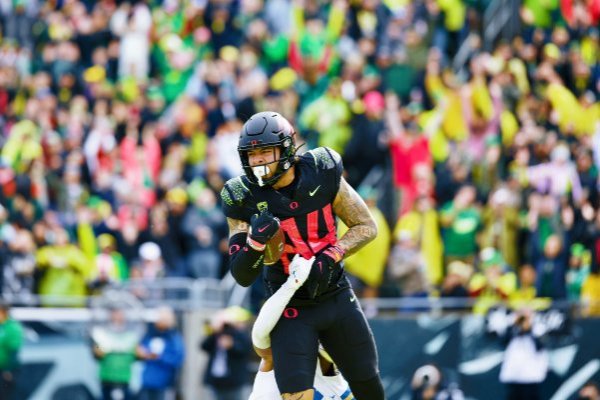 Cam McCormick by Eric Evans of Oregon Football Twitter (2).jpg