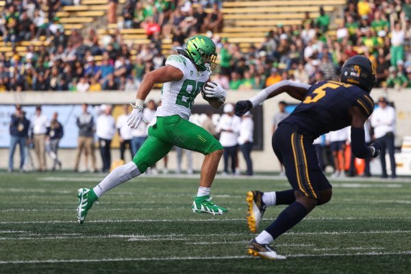 Patrick Herbert1_Eric Evans of Oregon Football Twitter - Copy - Copy.jpg