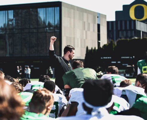 Dan Lanning at practice_Eric Evans Oregon Football Twitter.jpg