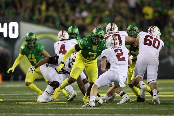 Brandon Dorlus trap_Eric Evans of Oregon Football Twitter.jpg
