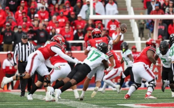 Blake Purchase_Eric Evans of Oregon Football.jpg