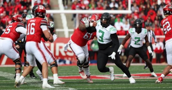 Holding Dorlus_Eric Evans of Oregon Football.jpg