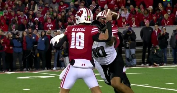 Matayo Uiagalelei blocks pass_Screenshot from NBC Sports Video.jpg