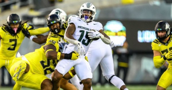A'Mauri Washington sacks Michigan State_Craig Strobeck.jpg