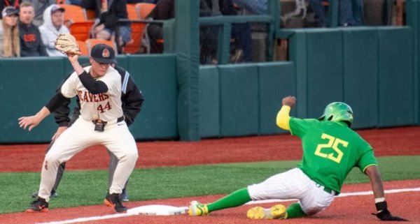 Jacob Walsh safe stealing third.jpg