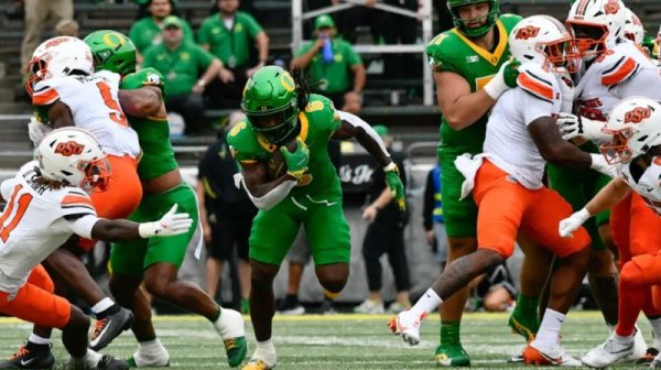 Whittington and O Line running land_Forum.jpg