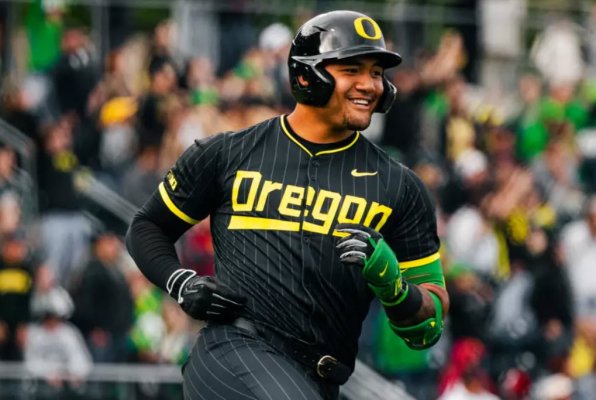 Naulivou Lauaki HR vs USC2.jpg